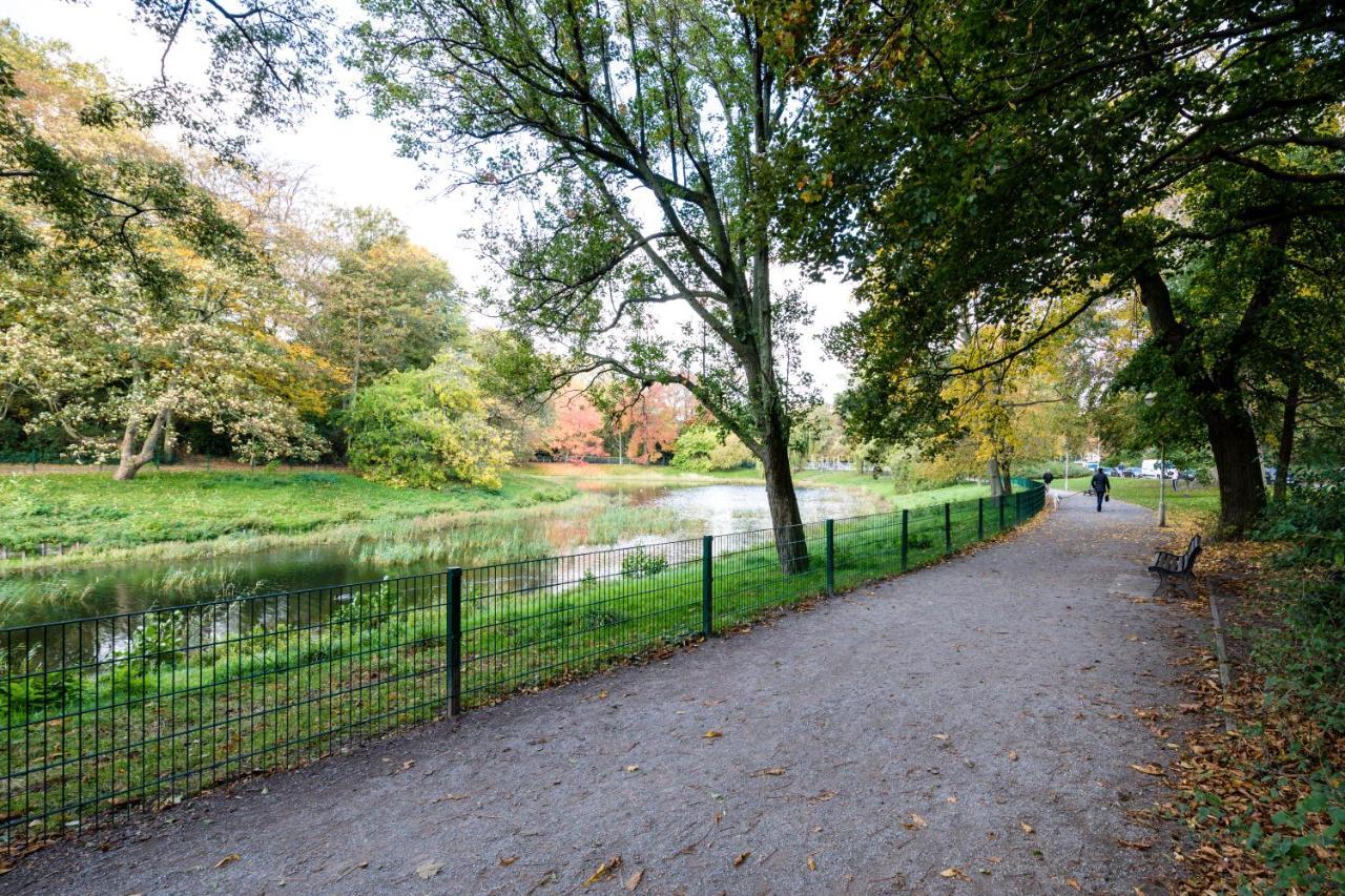 Casa Plantin With Parking Place At The Beautiful City Park! Antwerpen Buitenkant foto